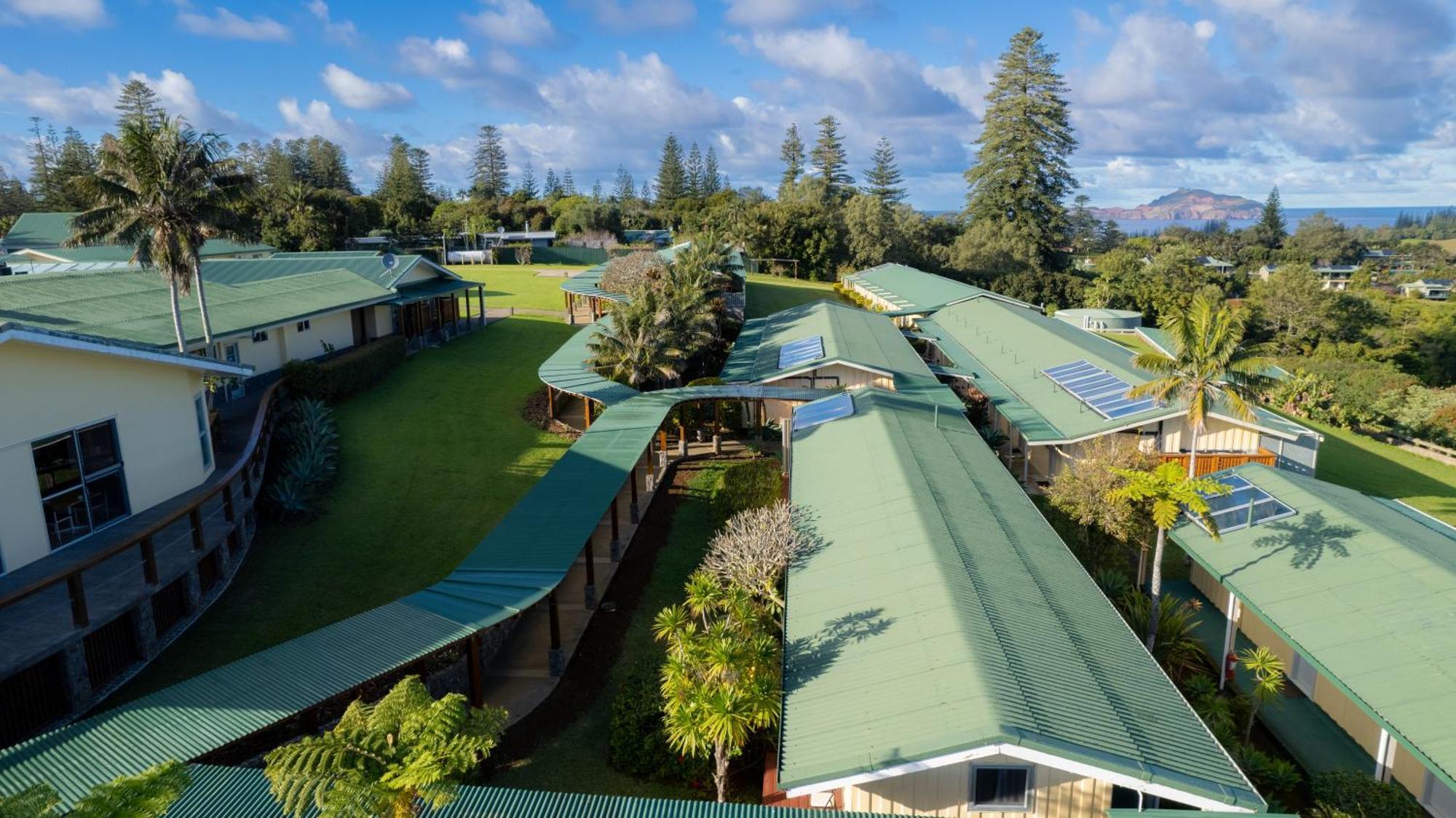South Pacific Resort Hotel เบิร์นท์ไพน์ ภายนอก รูปภาพ