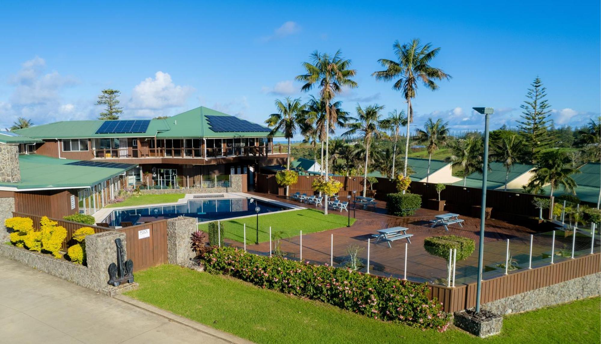 South Pacific Resort Hotel เบิร์นท์ไพน์ ภายนอก รูปภาพ