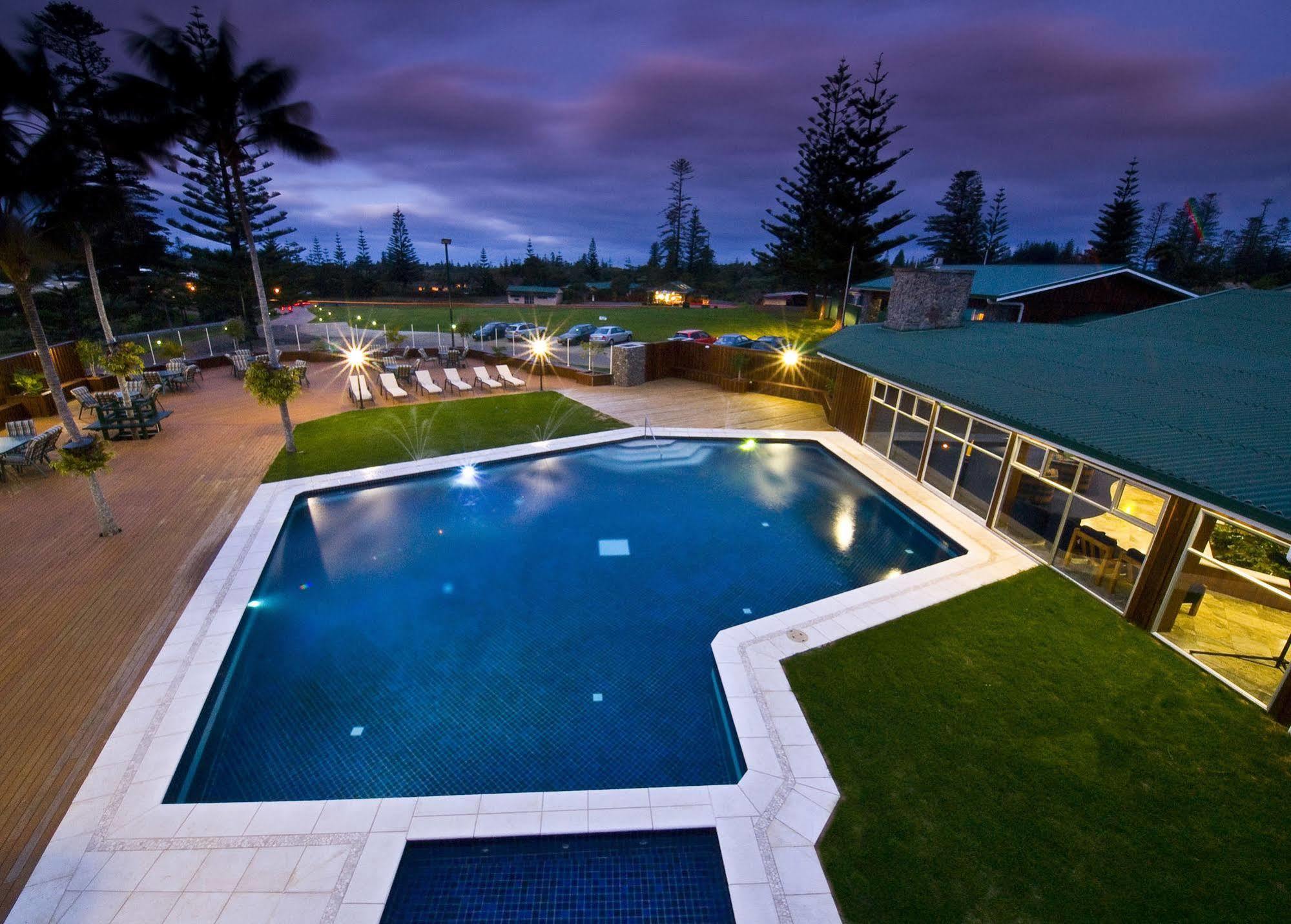 South Pacific Resort Hotel เบิร์นท์ไพน์ ภายนอก รูปภาพ